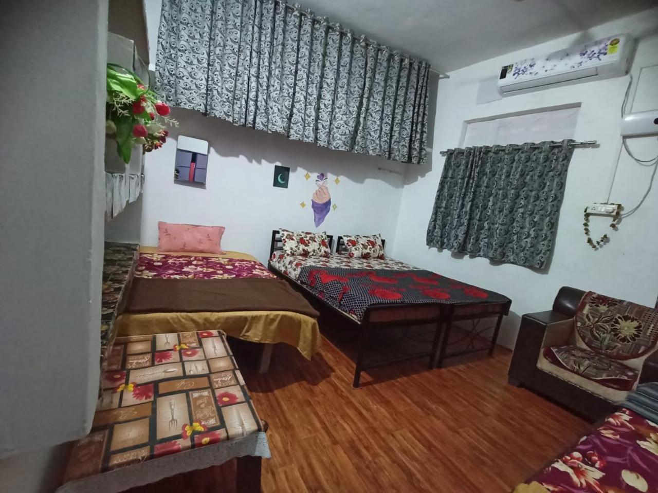 Holiday Home Stay Khajuraho Ngoại thất bức ảnh