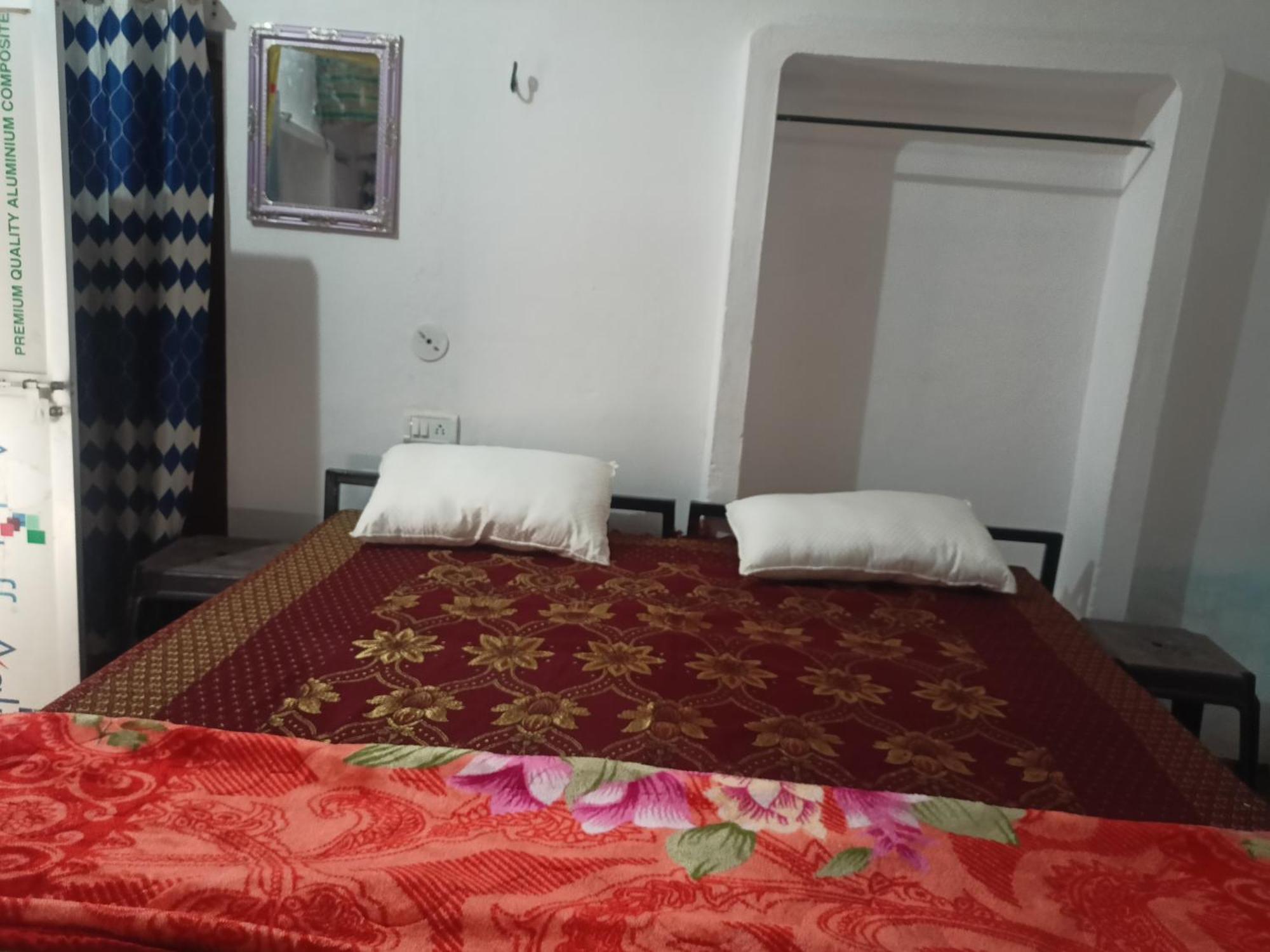 Holiday Home Stay Khajuraho Ngoại thất bức ảnh